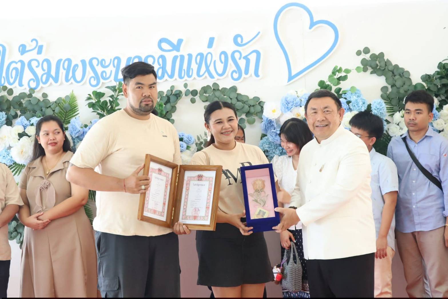 title - ศพส. จัดงาน “รักแห่งศิลป์ รักแห่งแผ่นดิน” เพื่อน้อมรำลึกในพระมหากรุณาธิคุณของสมเด็จพระนางเจ้าสิริกิติ์ พระบรมราชินีนาถ พระบรมราชชนนีพันปีหลวง ณ ศูนย์ส่งเสริมและพัฒนาอาชีพเสริมนอกภาคการเกษตร (ศูนย์ศิลปาชีพบางไทรฯ เดิม)